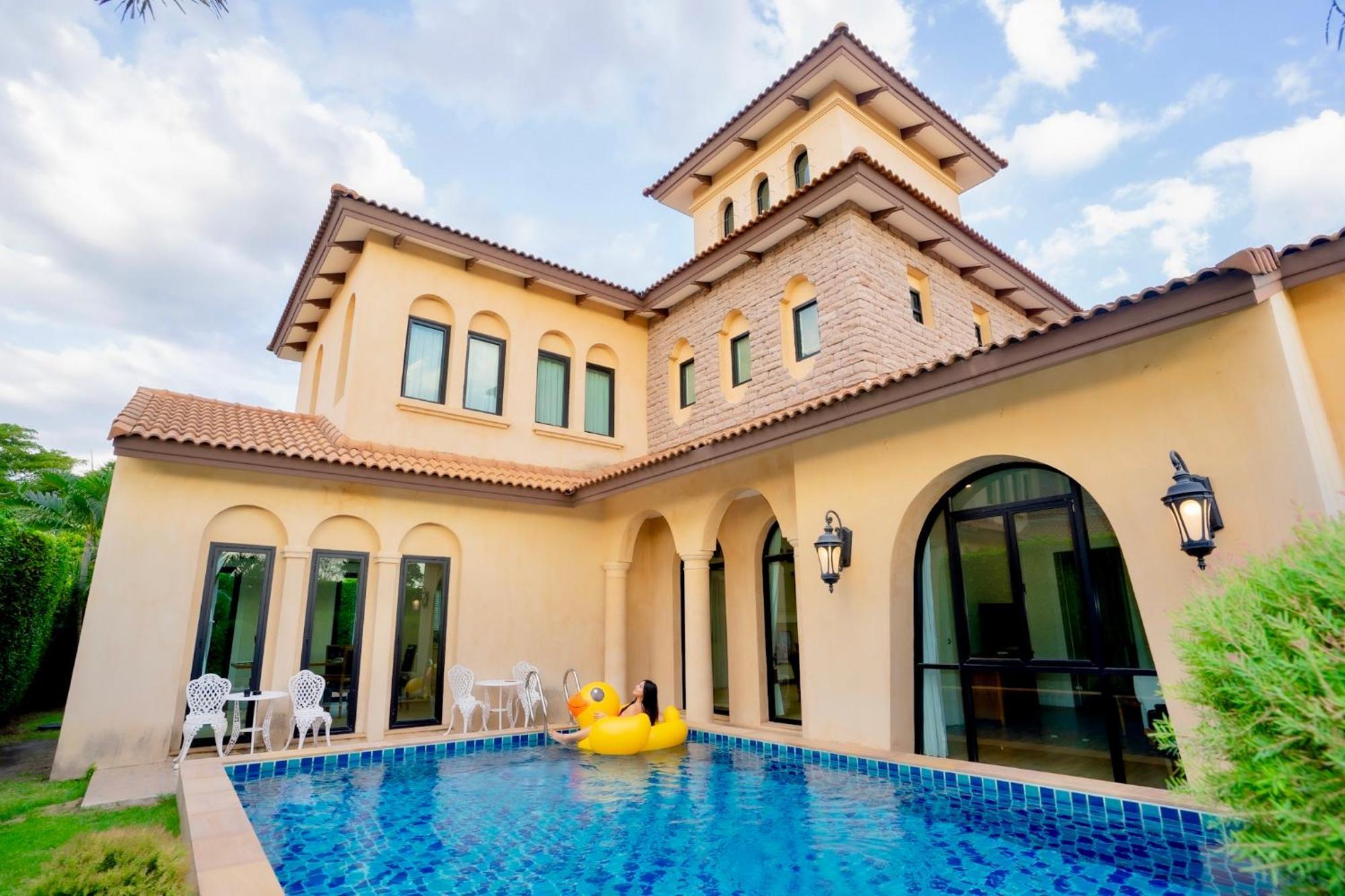 Chivani Pattaya Exterior foto
